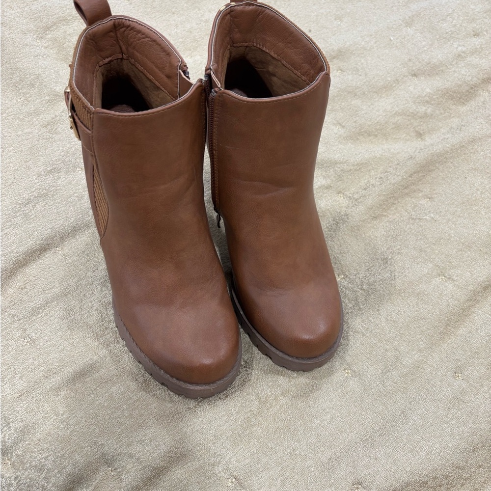 TOP Moda Brown Ankle Booties with Side Zip